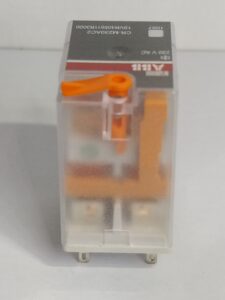 CR-M230AC2 ABB RELAY 8 PINES