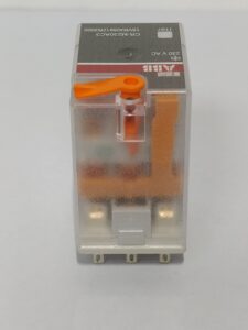 CR-M230AC3 ABB RELAY 11 PINES