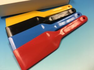 CIK45 ESPATULAS PLASTICAS PARA ENTINTADO - 45mm ANCHO x 270mm LARGO- ROJO,AMARILLO,NEGRO,AZUL